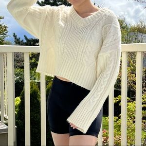 KOREAN WHITE CHUNKY CROPPED SWEATER